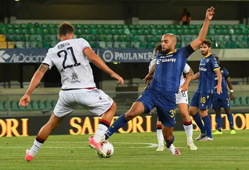 Dopo il doppio vantaggio dei padroni di casa: espulso Borini e gol di SImeone per gli ospiti.. A 20 dal termine l'espulsione di Cigarini ha ristabilito la parità numerica.