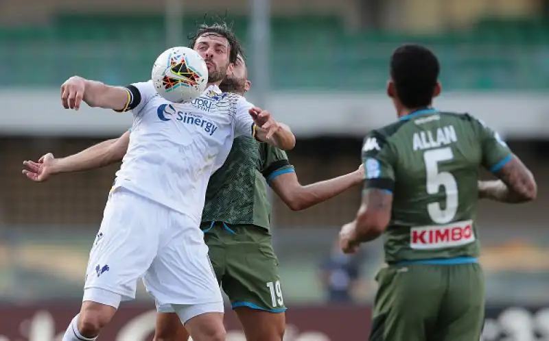 Gli azzurri stendono l'Hellas e salgono al sesto posto.