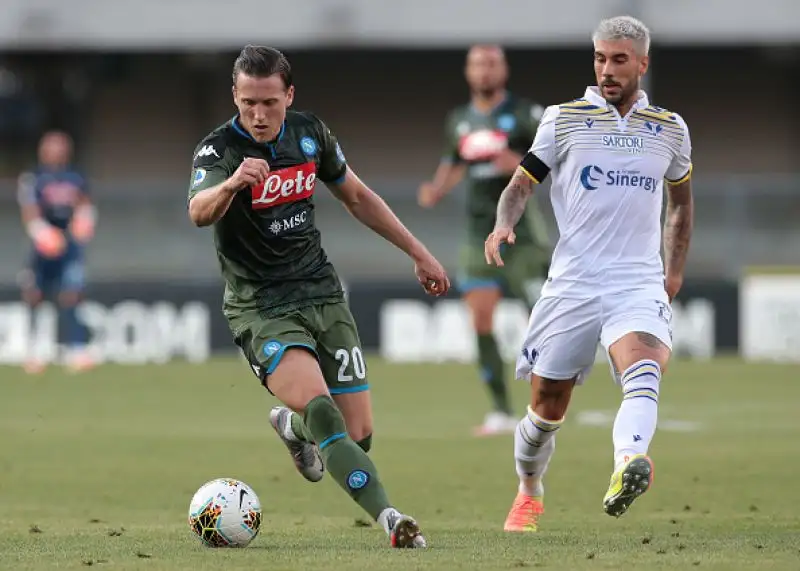 Gli azzurri stendono l'Hellas e salgono al sesto posto.