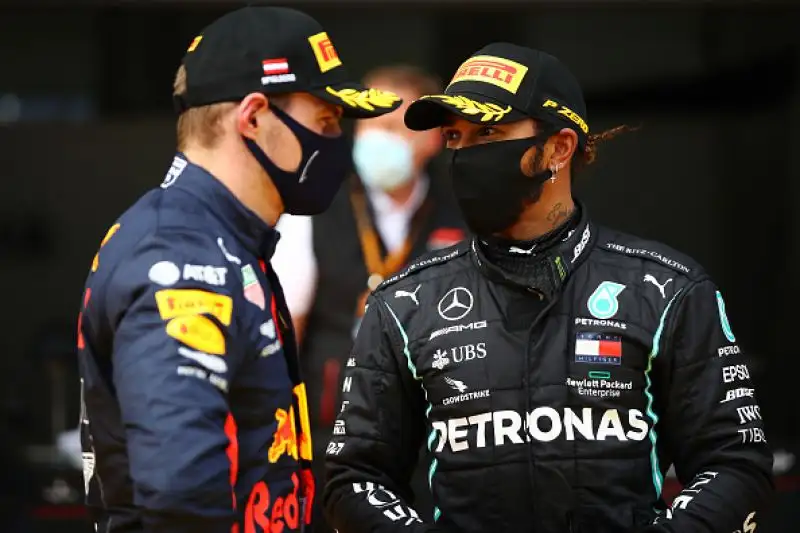 Hamilton ha vinto davanti a Bottas e Verstappen, Vettel e Leclerc entrano in contatto tra loro al primo giro e sono subito fuori gara.