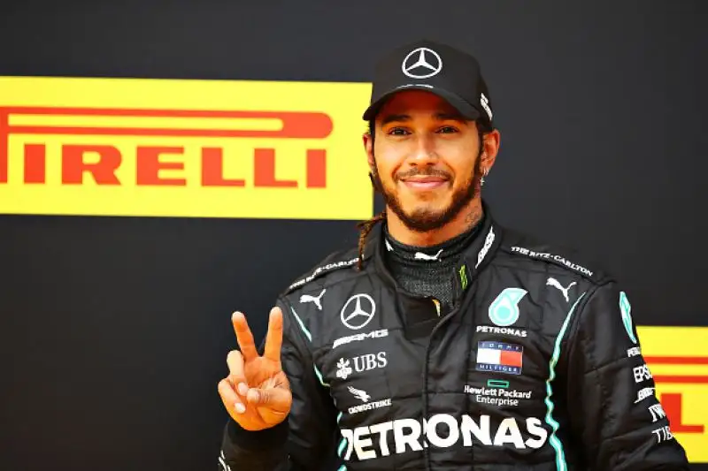 Hamilton ha vinto davanti a Bottas e Verstappen, Vettel e Leclerc entrano in contatto tra loro al primo giro e sono subito fuori gara.