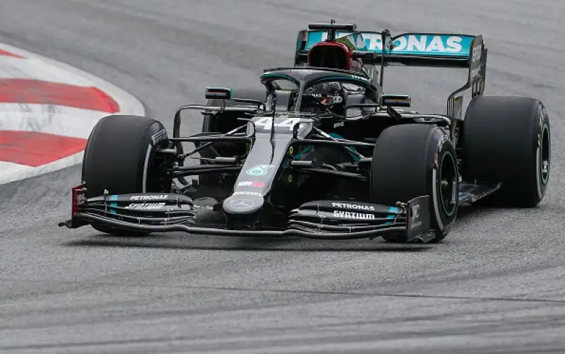 Il campionato del mondo di F1 è ripartito con una novità cromatica.