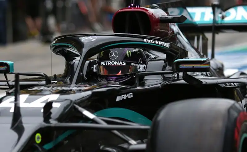 Il campionato del mondo di F1 è ripartito con una novità cromatica.