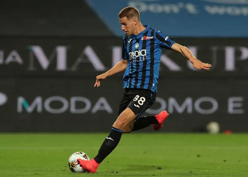 Dopo il botta e risposta nei primi minuti Pasalic-Torregrossa la squadra di Gasperini dilaga con le reti di De Roon, Zapata, Malinovsky e ancora due volte con Pasalic. Nel finale la rete ospite di Spalek.