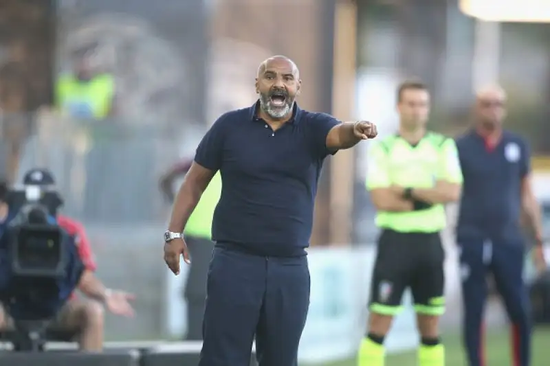 Cagliari a 41 punti, pareggio importante per il Lecce  che sale a -1 dal Genoa quartultimo.