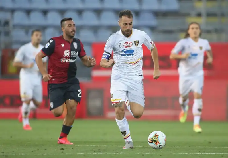 Cagliari a 41 punti, pareggio importante per il Lecce  che sale a -1 dal Genoa quartultimo.
