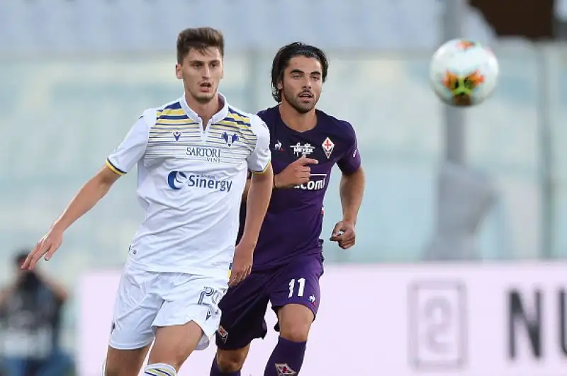 L'Hellas è passata in vantaggio al 18' con Faraoni, pareggio fiorentino con Cutrone nei minuti di recupero.