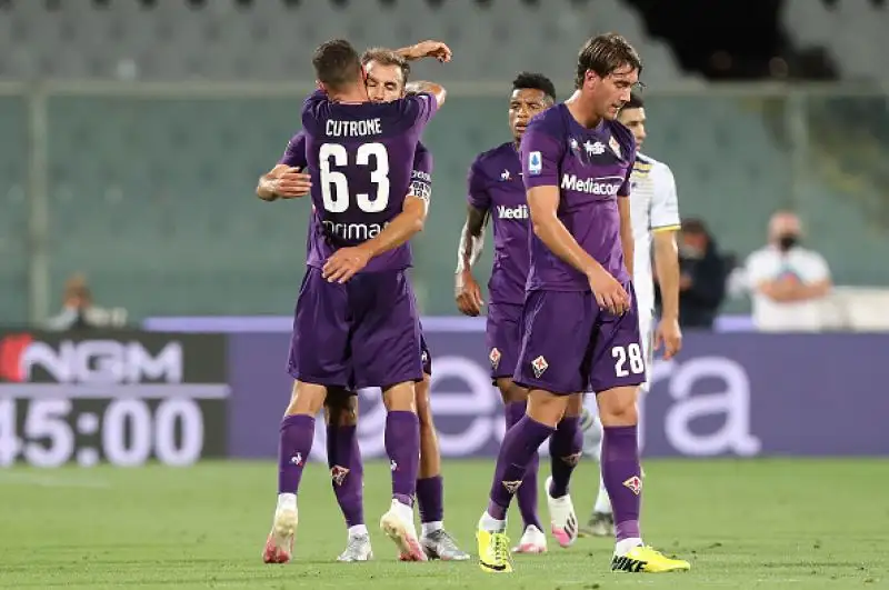 L'Hellas è passata in vantaggio al 18' con Faraoni, pareggio fiorentino con Cutrone nei minuti di recupero.