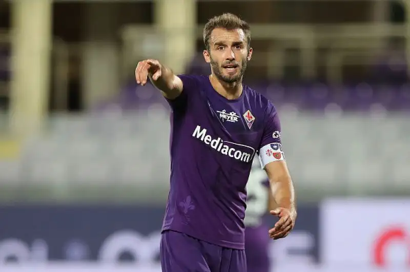 L'Hellas è passata in vantaggio al 18' con Faraoni, pareggio fiorentino con Cutrone nei minuti di recupero.