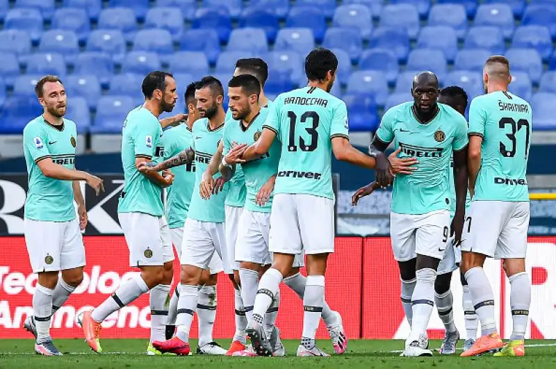 Per i nerazzurri in gol due volte Romelu Lukaku e Alexis Sanchez.