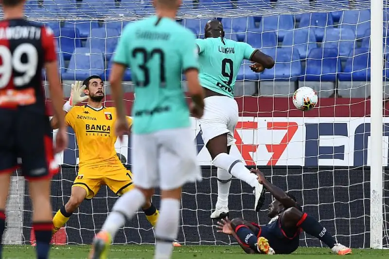 Per i nerazzurri in gol due volte Romelu Lukaku e Alexis Sanchez.