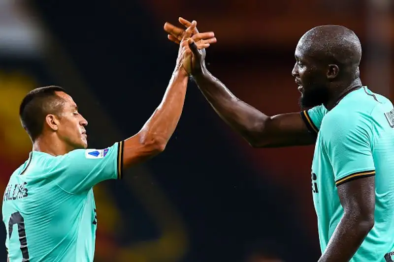 Per i nerazzurri in gol due volte Romelu Lukaku e Alexis Sanchez.