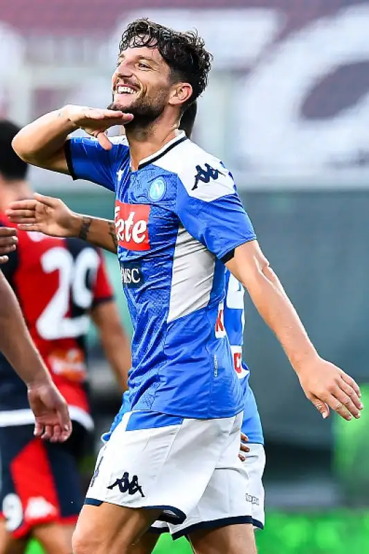 Mertens e Lozano in gol per gli ospiti, di Goldaniga il gol della squadra di Nicola.
