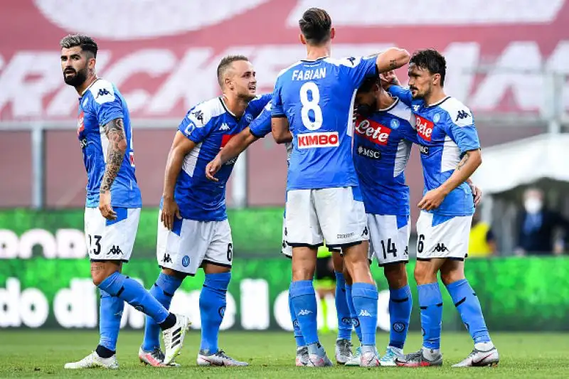 Mertens e Lozano in gol per gli ospiti, di Goldaniga il gol della squadra di Nicola.