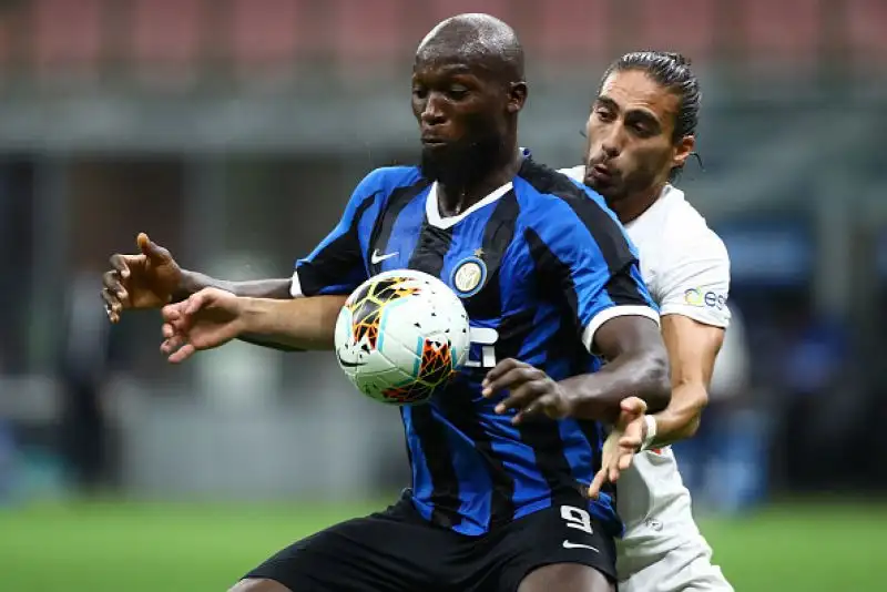 Romelu Lukaku e Alexis Sanchez hanno colpito i legni della porta difesa dall'ottimo Terracciano.