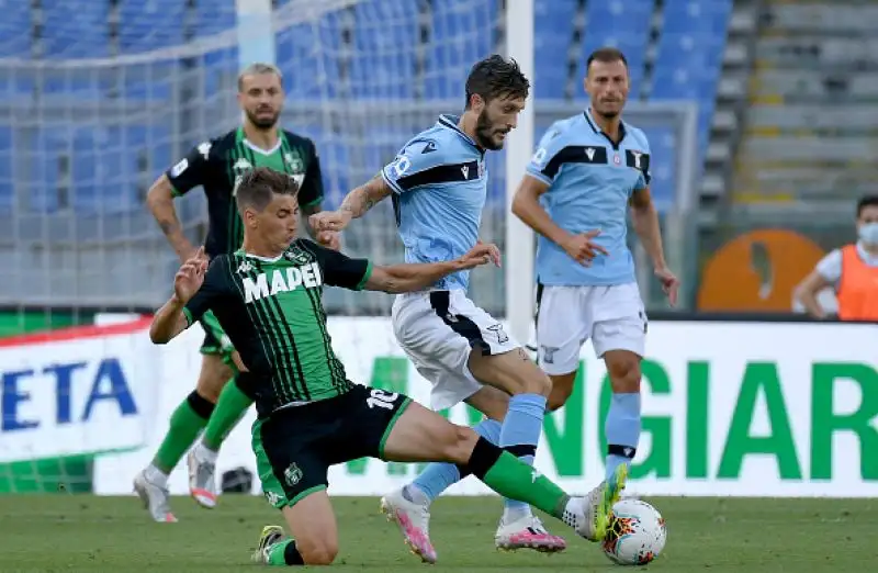 I neroverdi vincono all'Olimpico dando l'ennesimo dispiacere post-ripartenza ai capitolini.