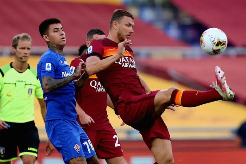 La Roma batte in casa la Fiorentina grazie a due rigori di Veretout.