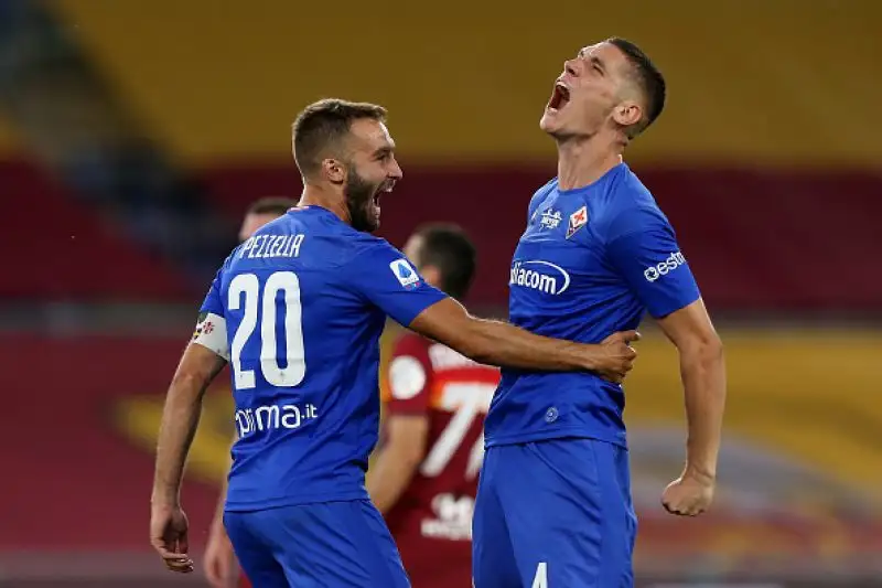 La Roma batte in casa la Fiorentina grazie a due rigori di Veretout.