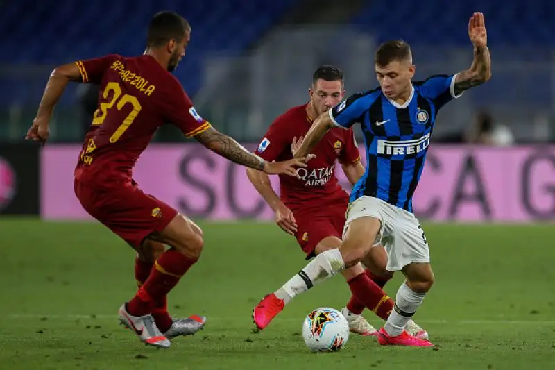 2-2 frutto di errori difensivi in serie all’Olimpico. Per l’Inter solo un punto in casa della Roma.