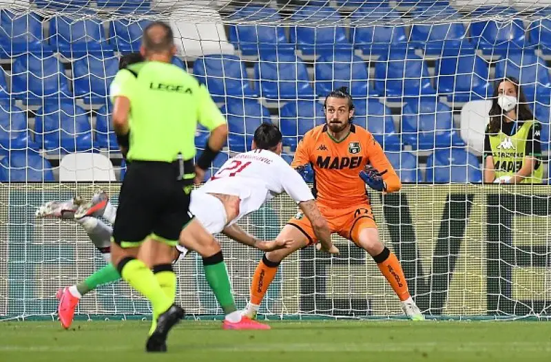 La squadra di Stefano Pioli si è imposta per 2-1 grazie alla doppietta di Zlatan Ibrahimovic, che ha permesso ai rossoneri di volare temporaneamente al quinto posto a quota 59 punti, scavalcando la Roma.