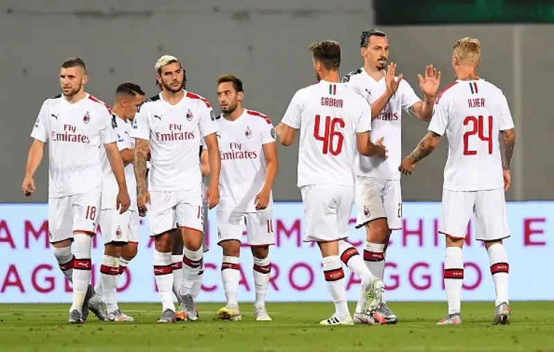 La squadra di Stefano Pioli si è imposta per 2-1 grazie alla doppietta di Zlatan Ibrahimovic, che ha permesso ai rossoneri di volare temporaneamente al quinto posto a quota 59 punti, scavalcando la Roma.