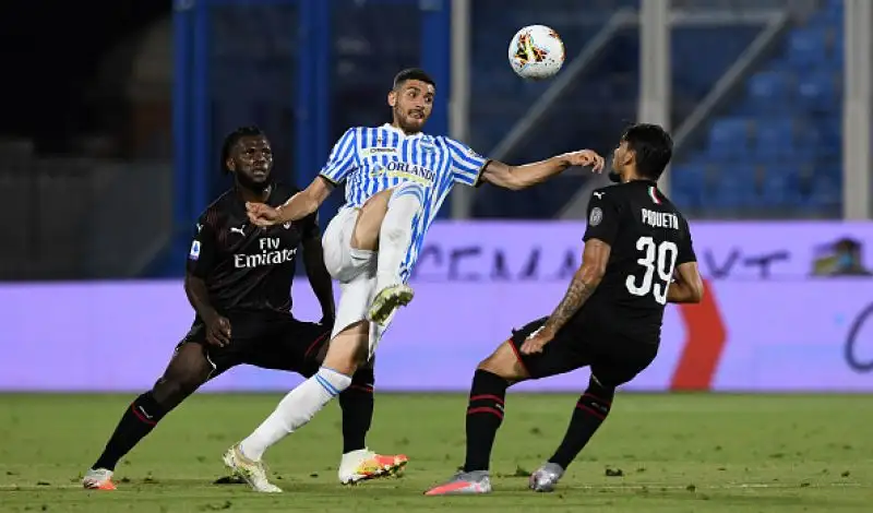 Nel primo tempo i padroni di casa sono andati sul 2-0 grazie ad un rigore di Valoti e a una rete di Floccari. Nella ripresa Leao ha accorciato su rigore e un'autorete di Vicari ha ristabilito la parità.