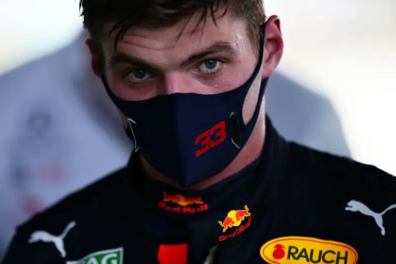 Alle spalle del podio Sergio Perez, Stroll e Sainz. Vettel settimo grazie ad una buona gestione delle gomme davanti ad Albon, Gasly e Norris.