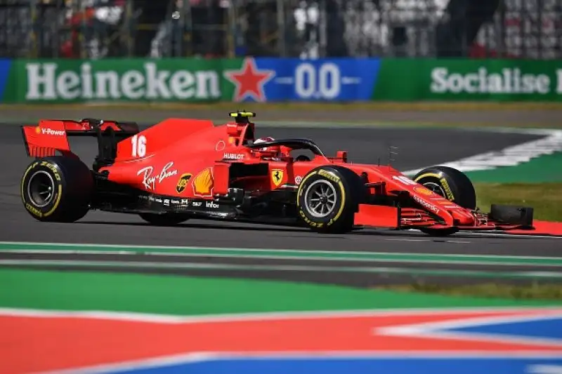 Il pilota delle Red Bull sul podio con Hamilton e Bottas. 