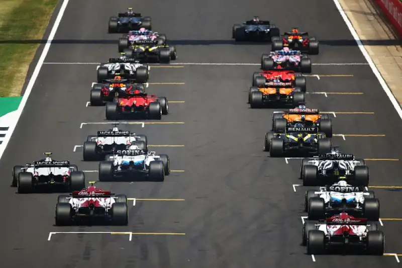 Il pilota delle Red Bull sul podio con Hamilton e Bottas. 