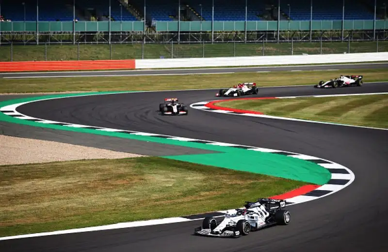 Il pilota delle Red Bull sul podio con Hamilton e Bottas. 