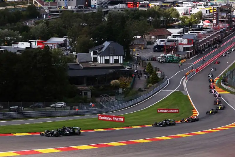 Lewis Hamilton ha vinto dominando il Gran Premio del Belgio, settima prova del Mondiale di Formula 1. 