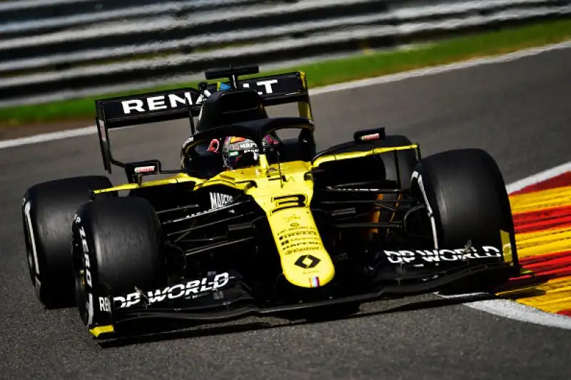 Lewis Hamilton ha vinto dominando il Gran Premio del Belgio, settima prova del Mondiale di Formula 1. 