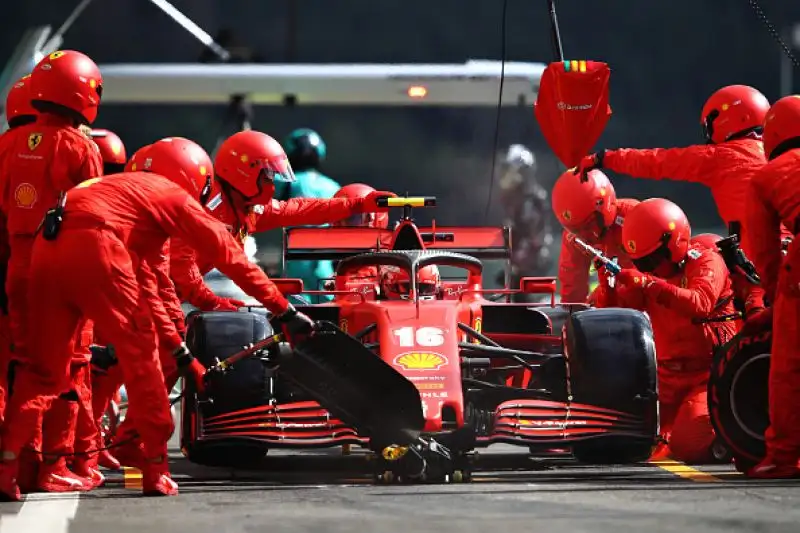 Lewis Hamilton ha vinto dominando il Gran Premio del Belgio, settima prova del Mondiale di Formula 1. 