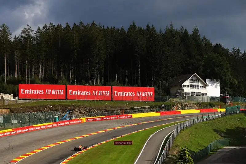 Lewis Hamilton ha vinto dominando il Gran Premio del Belgio, settima prova del Mondiale di Formula 1. 