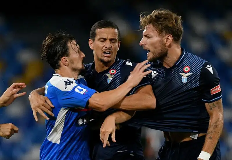 Oltre al centravanti della Lazio sono andati in gol Fabian Ruiz, Insigne su rigore e Politano.