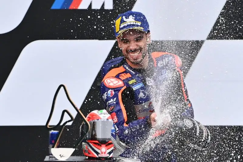 Dopo Oliveira, Miller e Pol Espragaro alle spalle del podio Mir, Dovizioso e Rins, nono Valentino Rossi.
