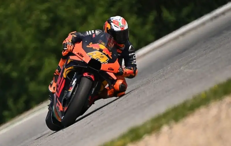 Brad Binder ha vinto a sorpresa il Gran Premio della Repubblica Ceca, classe MotoGp.