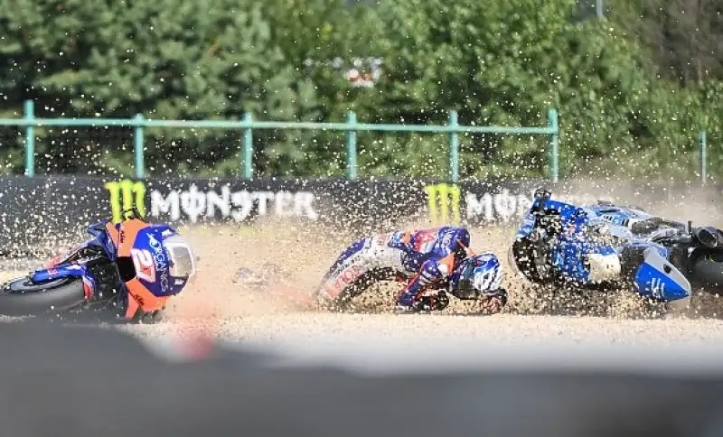 Brad Binder ha vinto a sorpresa il Gran Premio della Repubblica Ceca, classe MotoGp.