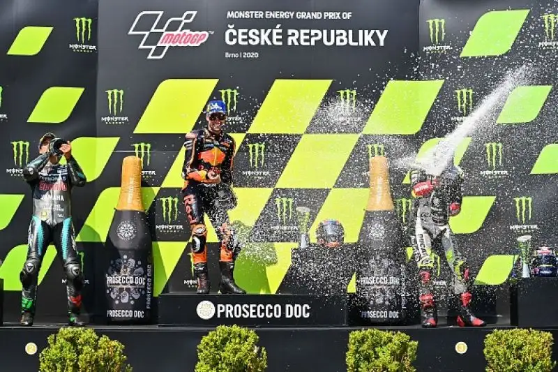 Brad Binder ha vinto a sorpresa il Gran Premio della Repubblica Ceca, classe MotoGp.