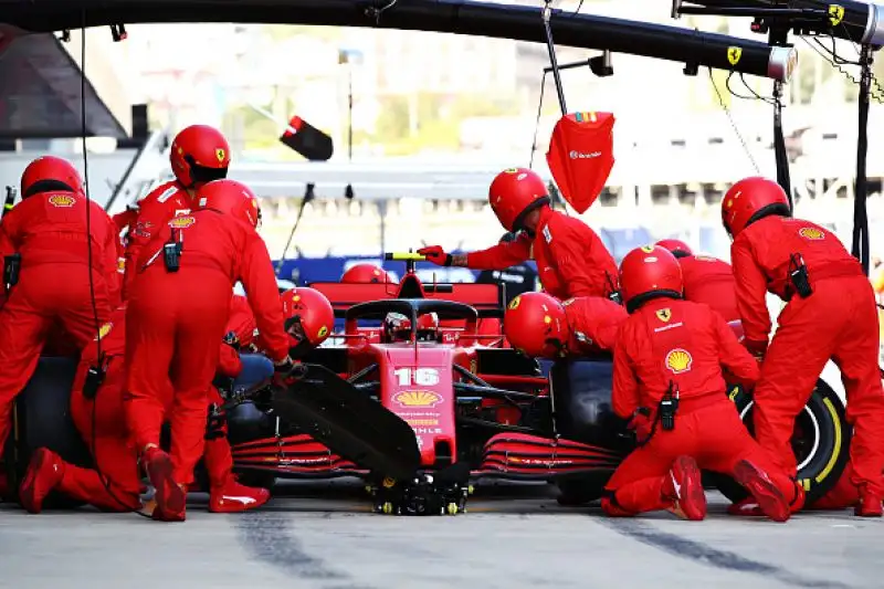 Sul podio con il finlandese la Red Bull di Max Verstappen e il compagno di scuderia Hamilton.