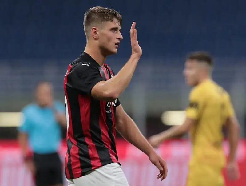 Per i rossoneri in gol Lorenzo Colombo e doppietta di Calhanoglu. Di Junker e Hauge le reti norvegesi.