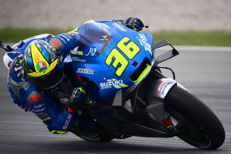 Terza vittoria stagionale per il francese, sul podio con lui Joan Mir e Rins. Quarto Franco Morbidelli davanti a Miller e Bagnaia.