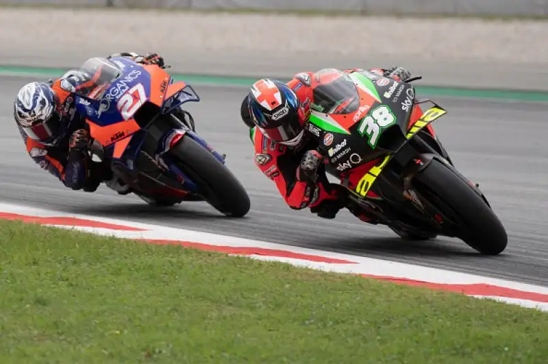 Terza vittoria stagionale per il francese, sul podio con lui Joan Mir e Rins. Quarto Franco Morbidelli davanti a Miller e Bagnaia.