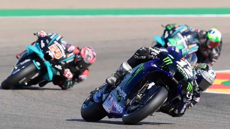 Maverick Viñales ha chiuso al quarto posto, Andrea Dovizioso ha limitato i danni dopo un sabato quasi surreale ed è arrivato settimo dietro a Nakagami e Morbidelli. 