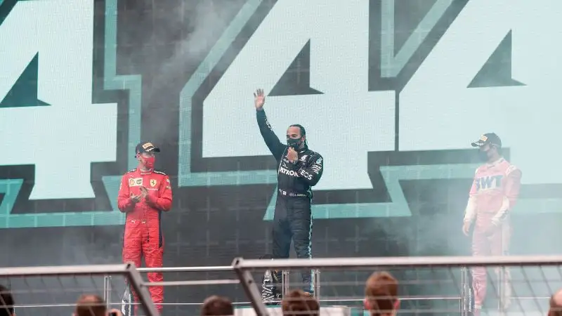 L'altra faccia della medaglia per la Mercedes è la domenica nera di Bottas: demolito da Hamilton, il finlandese ha chiuso 14°.