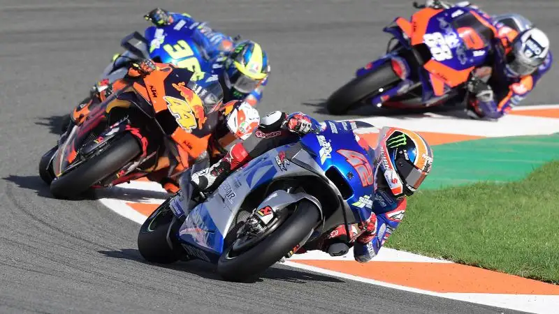 Il primo degli italiani è Andrea Dovizioso, ottavo con la sua Ducati.