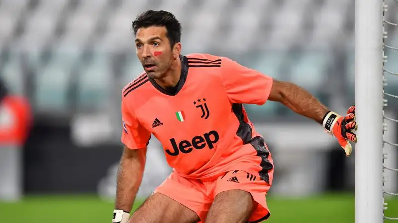 Con Buffon in porta e con De Ligt al rientro al centro della difesa la squadra bianconera ha sbrigato la pratica nel primo tempo. 