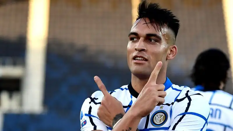 Nella ripresa la partita decolla: al 58' Lautaro Martinez la sblocca con un colpo di testa su cross preciso di Young.
