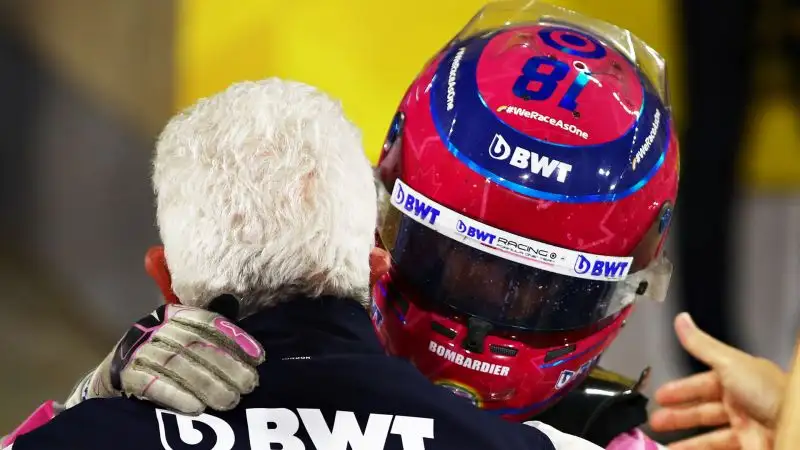 Perez non si è tirato indietro ed è andato fino in fondo. Russell ha dovuto accontentarsi del nono posto, dietro a Bottas, ottavo.