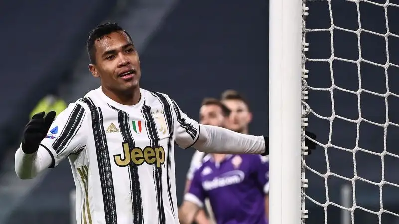 Ma un clamoroso autogol di Alex Sandro dà il colpo di grazia ai padroni di casa.